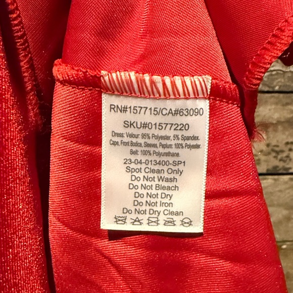 💰BOGO FREE Girls’ Red Velvety Costume Dress w/ Cape - Picture 5 of 5